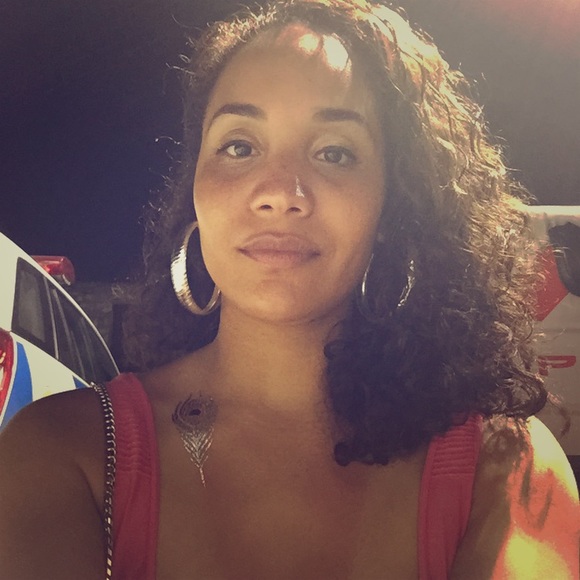 Meet your Posher, Rochelle. - Picture 1 of 1